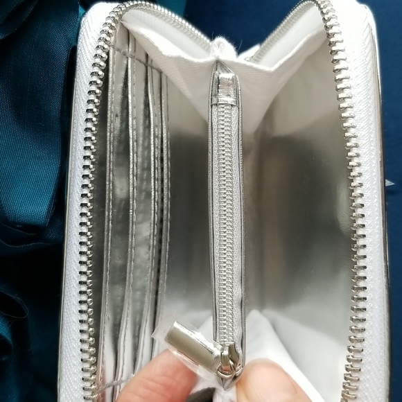 Swarovski limited edition wallet.  NWOT - Picture 6 of 9